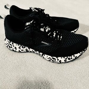 Brooks Women's cheetah print Sneakers